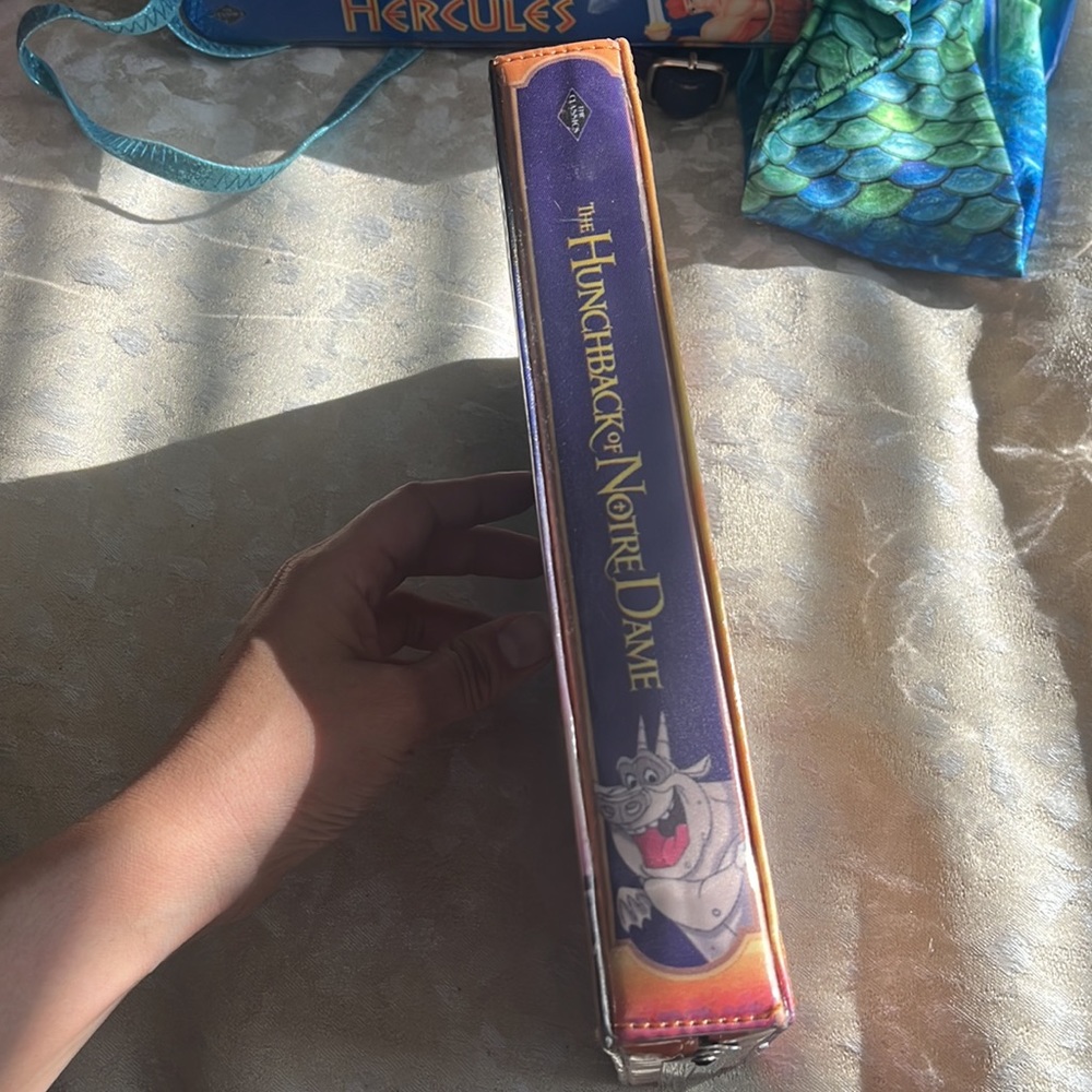 Disney hunchback of notre dame clutch - Picture 3 of 4